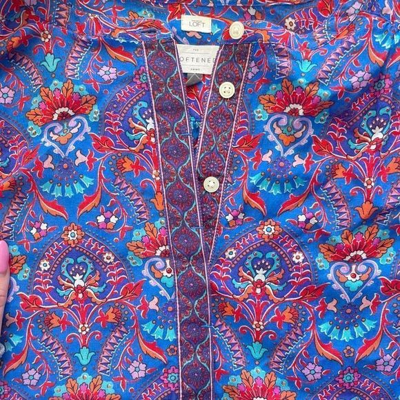 Loft The Softened Shirt Blouse Blue Floral Paisley Boho Henley Size XS - Picture 3 of 11